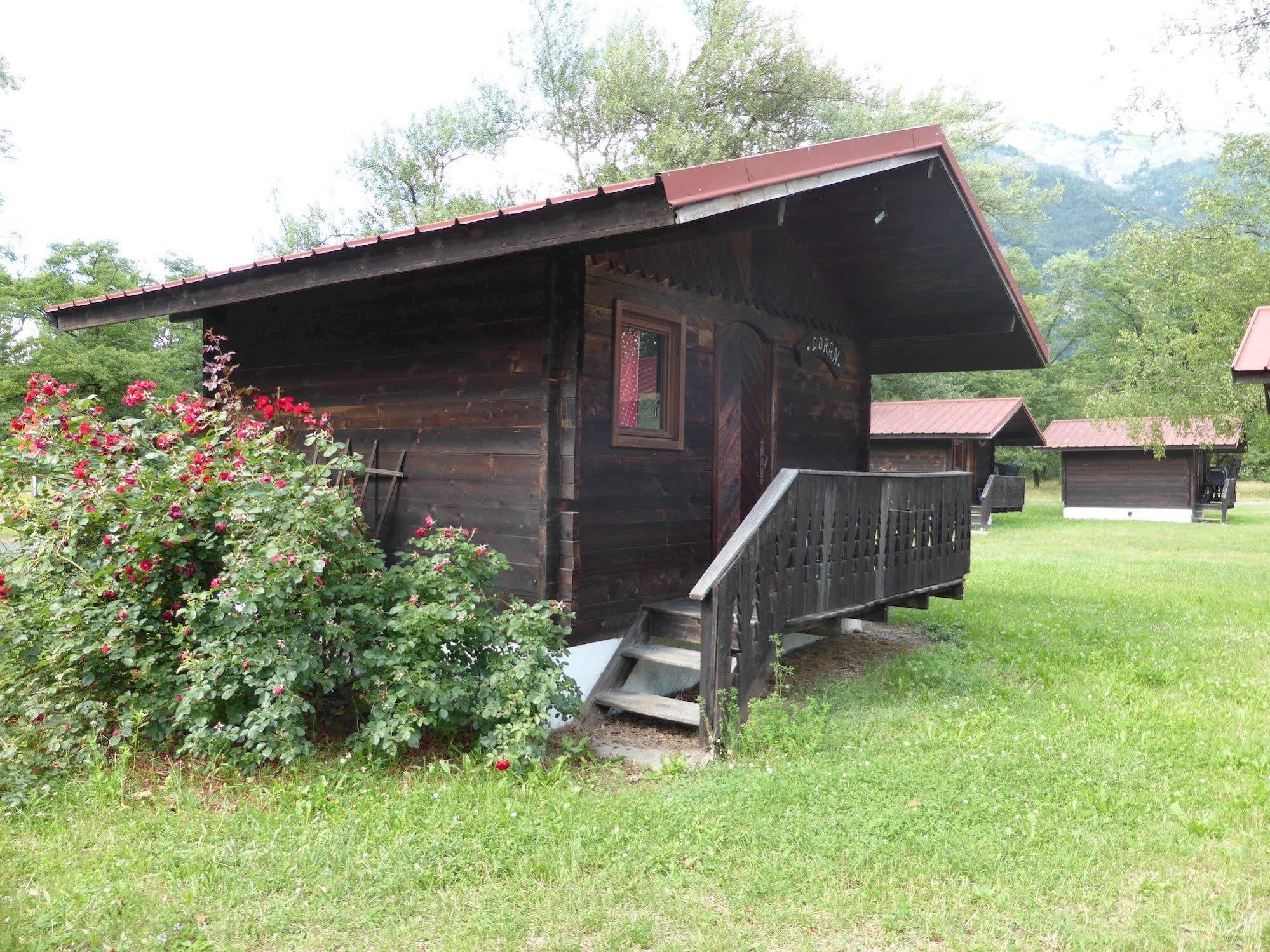 Camping L'Ecureuil - Mont-Blanc Village Domancy Exterior foto