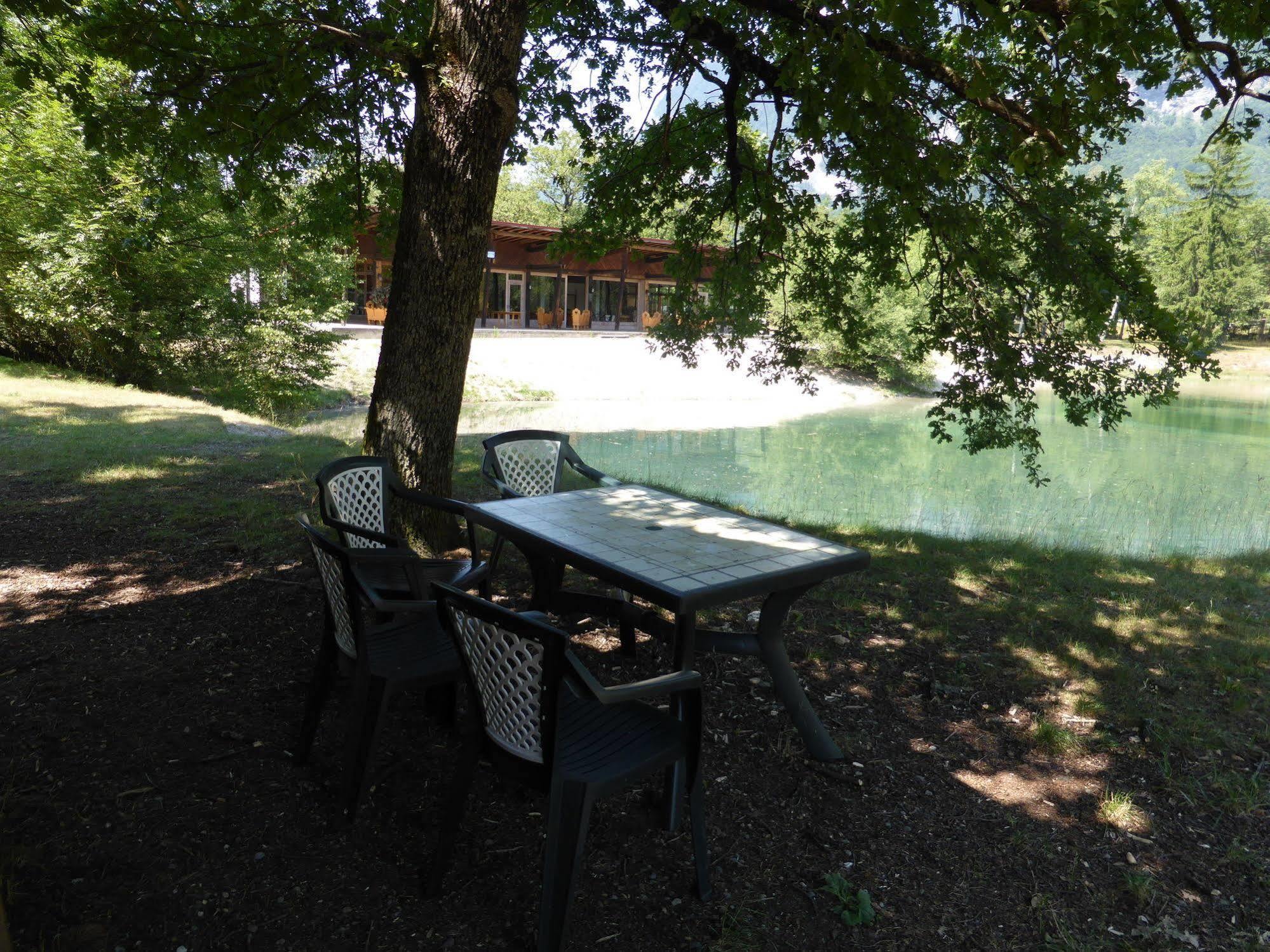 Camping L'Ecureuil - Mont-Blanc Village Domancy Exterior foto