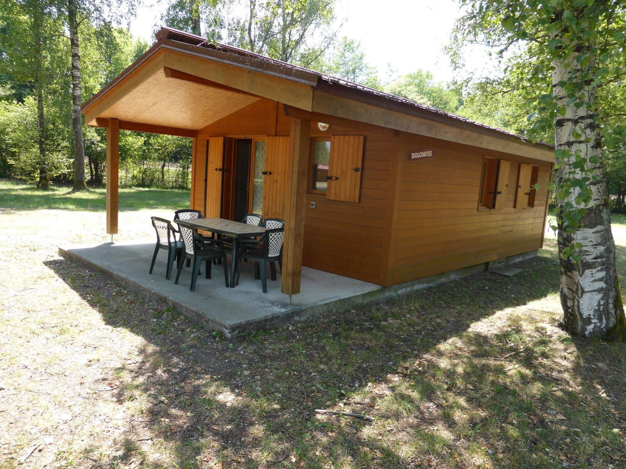 Camping L'Ecureuil - Mont-Blanc Village Domancy Exterior foto