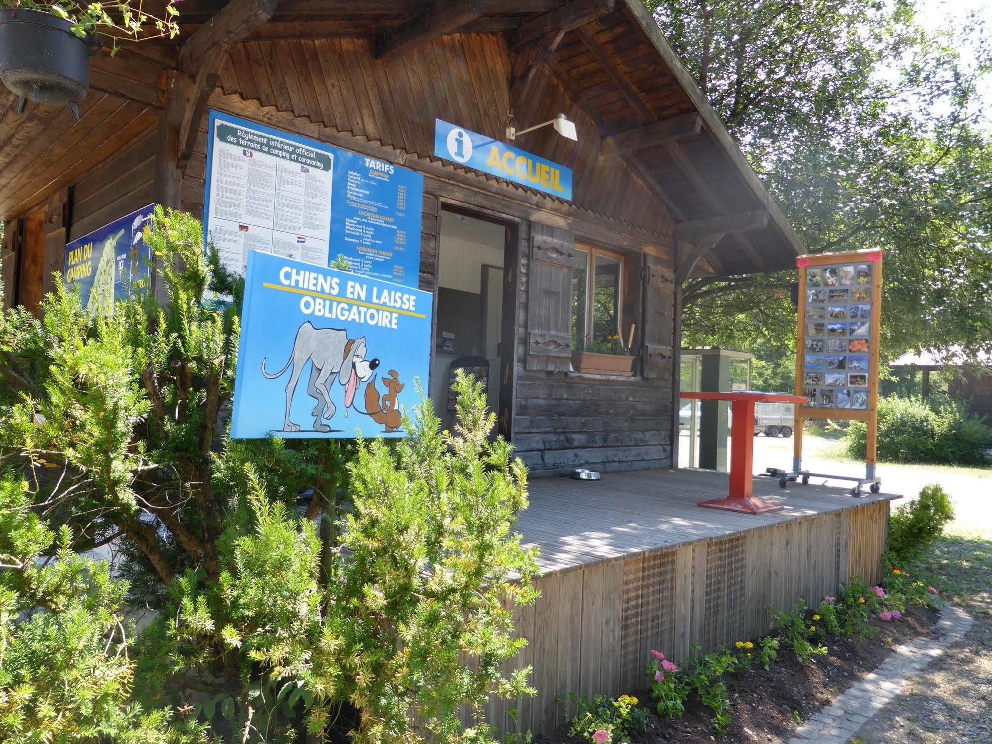 Camping L'Ecureuil - Mont-Blanc Village Domancy Exterior foto