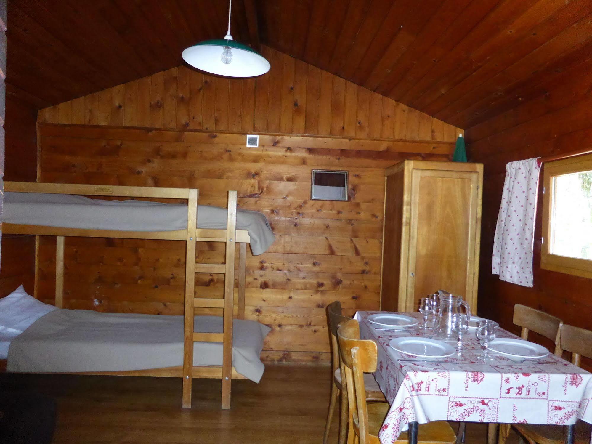 Camping L'Ecureuil - Mont-Blanc Village Domancy Exterior foto