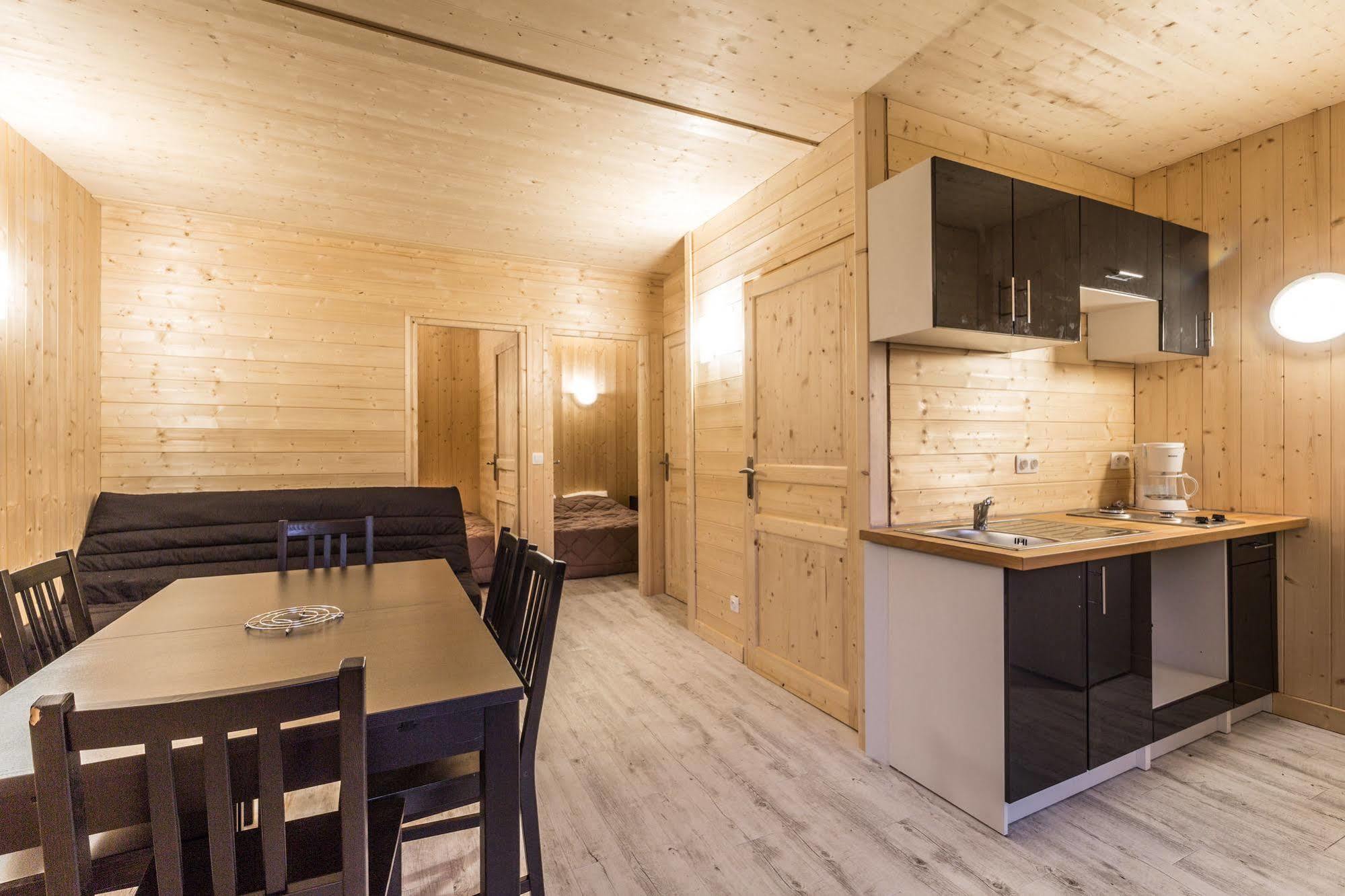 Camping L'Ecureuil - Mont-Blanc Village Domancy Exterior foto